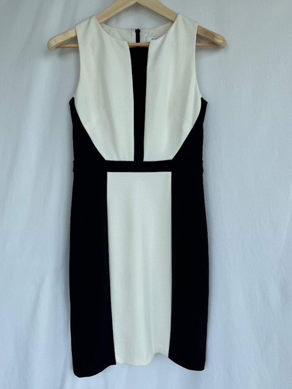 White House Black Market Size 4 Black White Colorblock Sheath Midi Dress